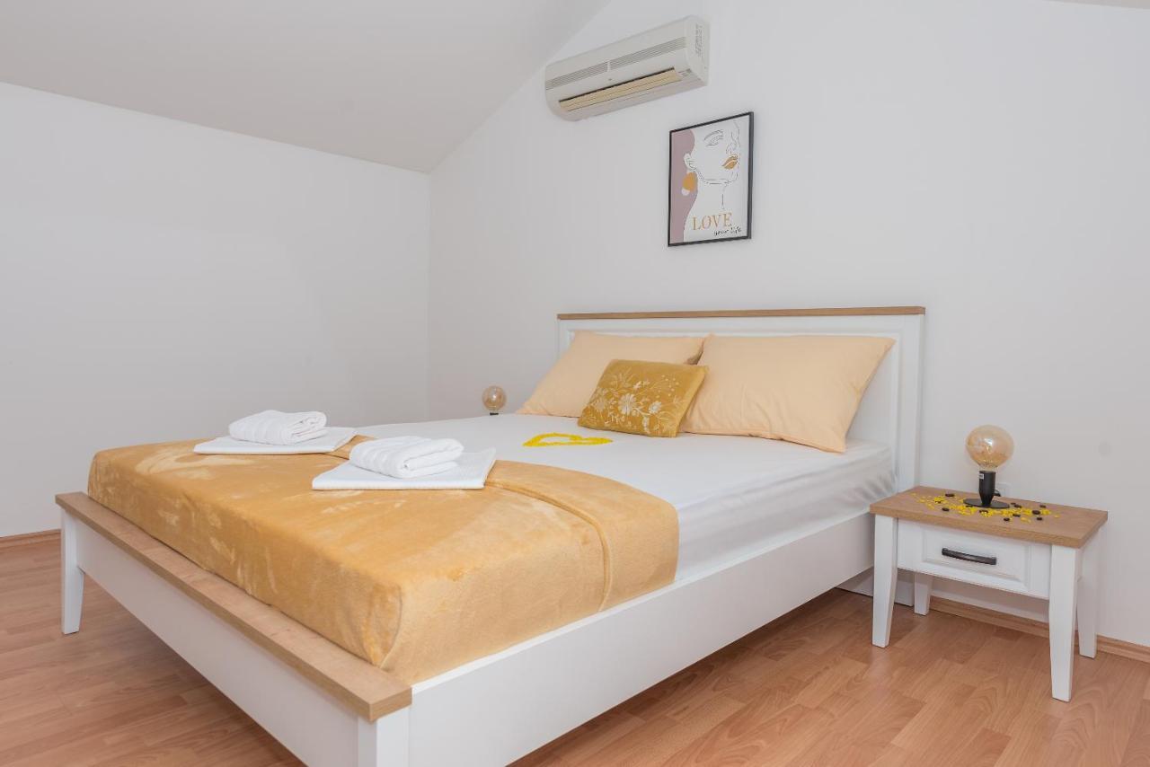Deluxe 3 Bedroom Apartment With Sea View Baska Voda Luaran gambar