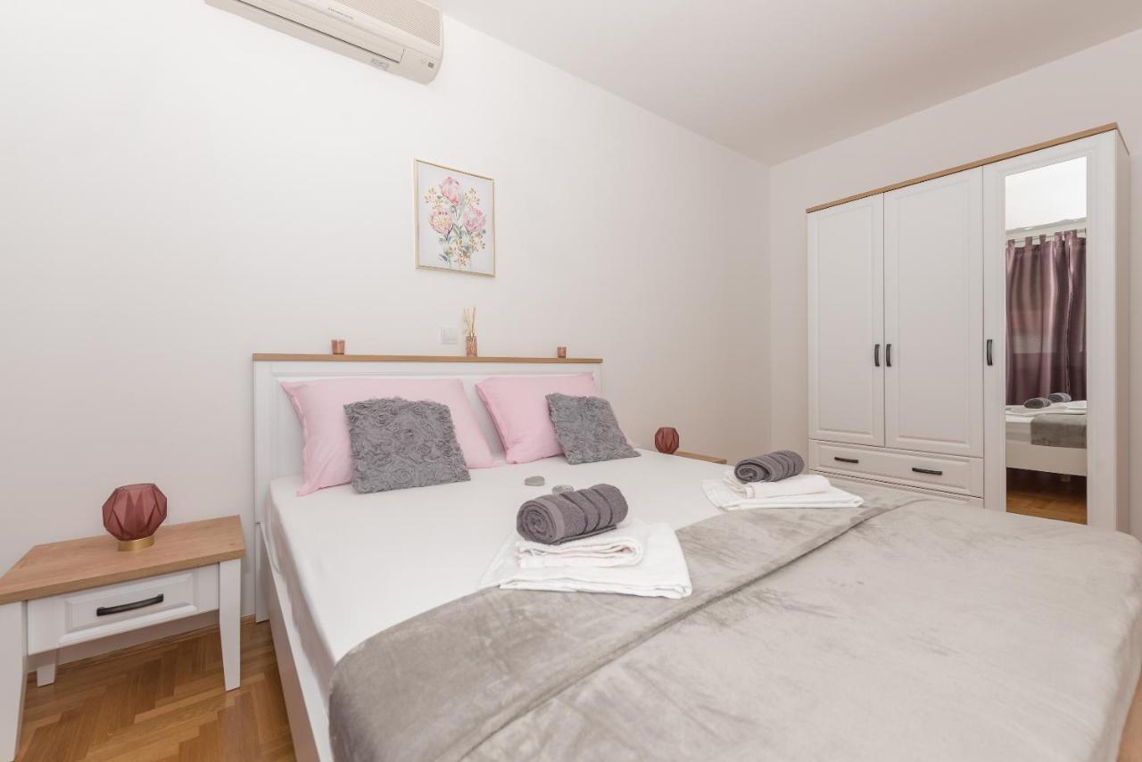 Deluxe 3 Bedroom Apartment With Sea View Baska Voda Luaran gambar