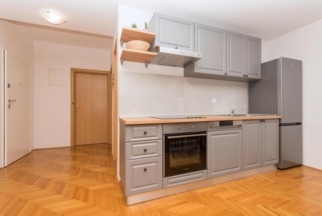 Deluxe 3 Bedroom Apartment With Sea View Baska Voda Luaran gambar
