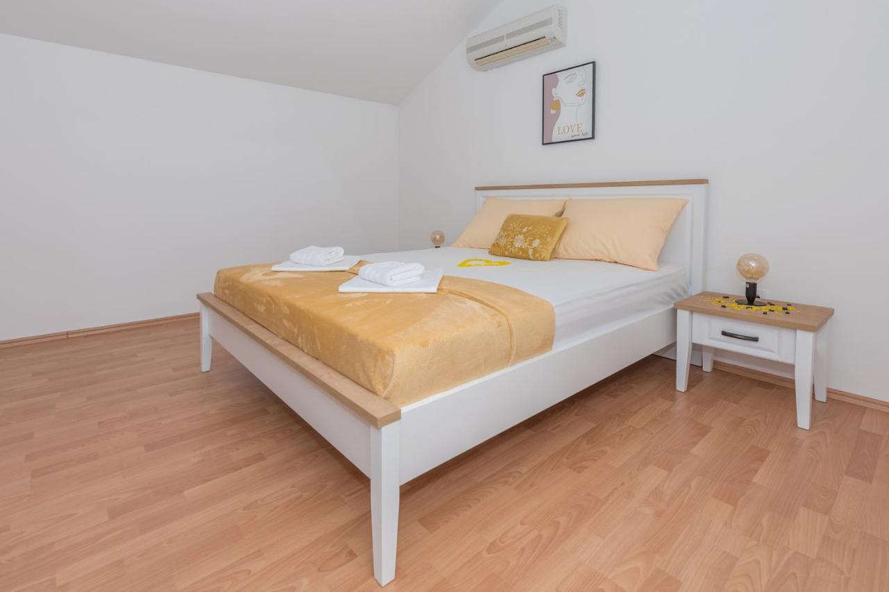 Deluxe 3 Bedroom Apartment With Sea View Baska Voda Luaran gambar